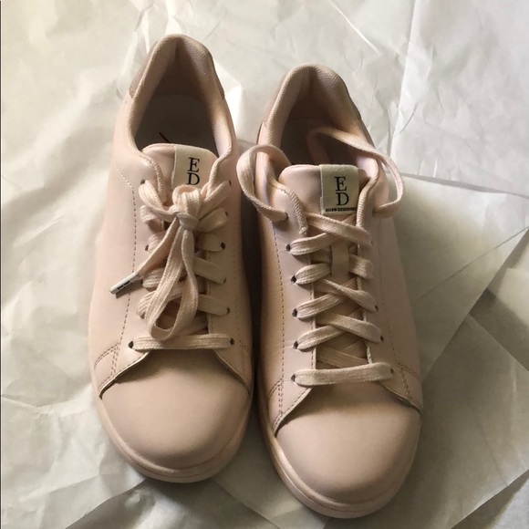 Ellen Degeneres Shoes - Ellen Degeneres Love Sneakers!